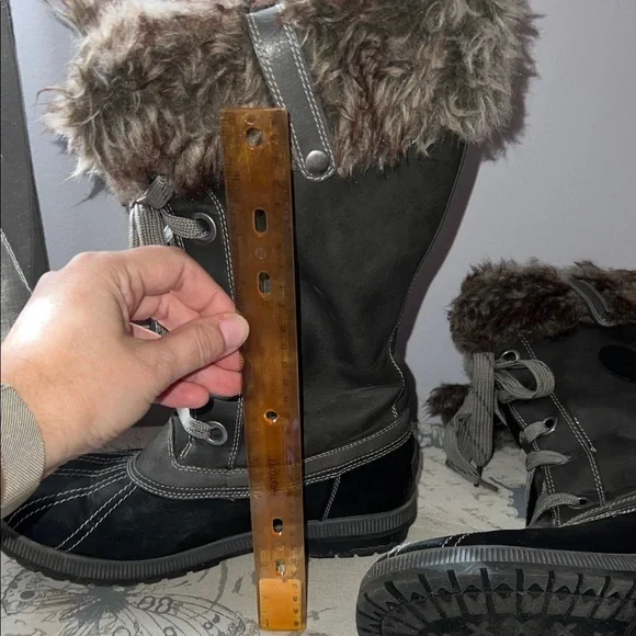 London Fog Black and Gray Winter Boots with Faux Fur - Picture 14 of 14